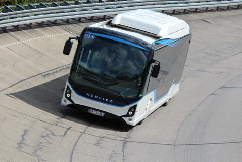 Több, mint félezer kilométert ment egy feltöltéssel a Heuliez villanybusza