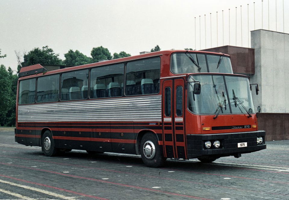 A biztonság mindenek felett – az Ikarus 270 története