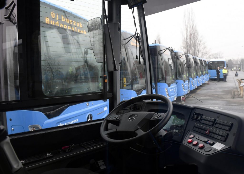 Buszsofőrre támadt egy férfi Budapesten, letartóztatták
