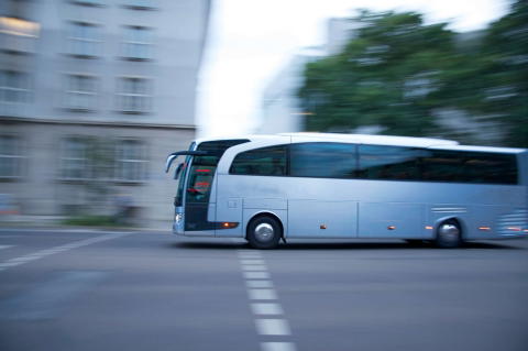 Mától háromnapos ellenőrzésen vizsgálják a teherautók és buszok műszaki állapotát