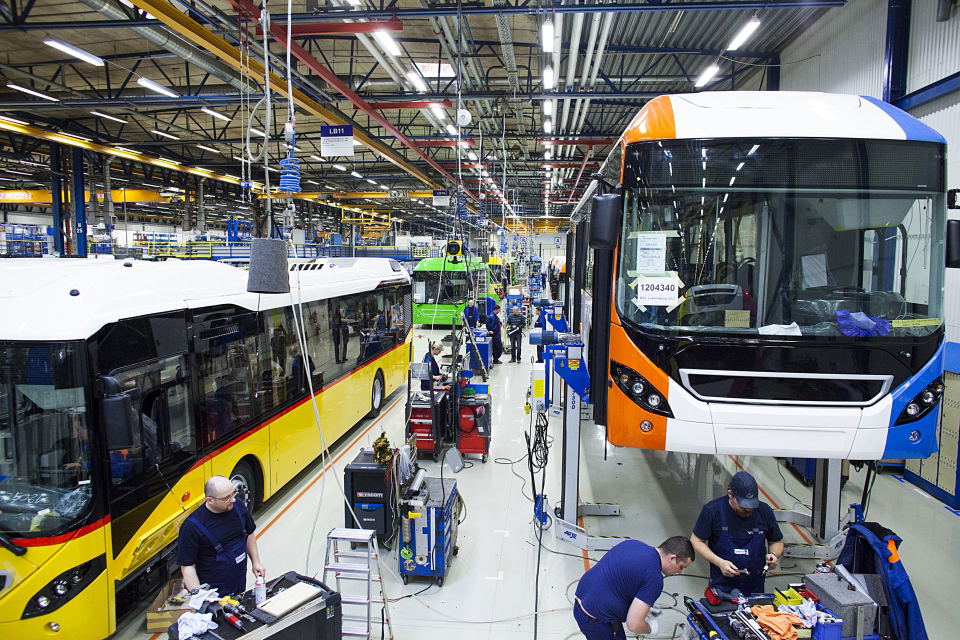 A Solaris, a Volvo és a Scania lengyelországi üzemei még kitartanak