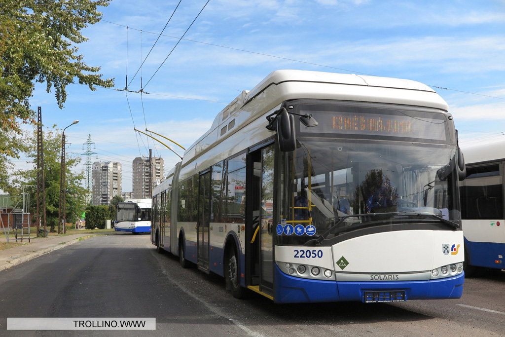 Tíz darab hidrogén tüzelőanyag-cellás Solaris Trollino áll forgalomba Rigában