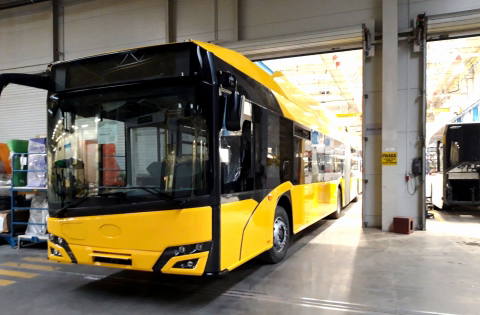 Megérkezett Berlin első elektromos csuklós autóbusza