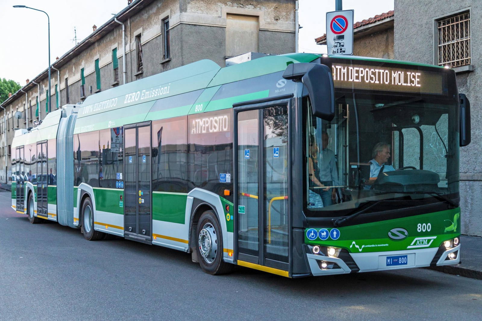 Forgalomban Milánó csuklós Trollinói