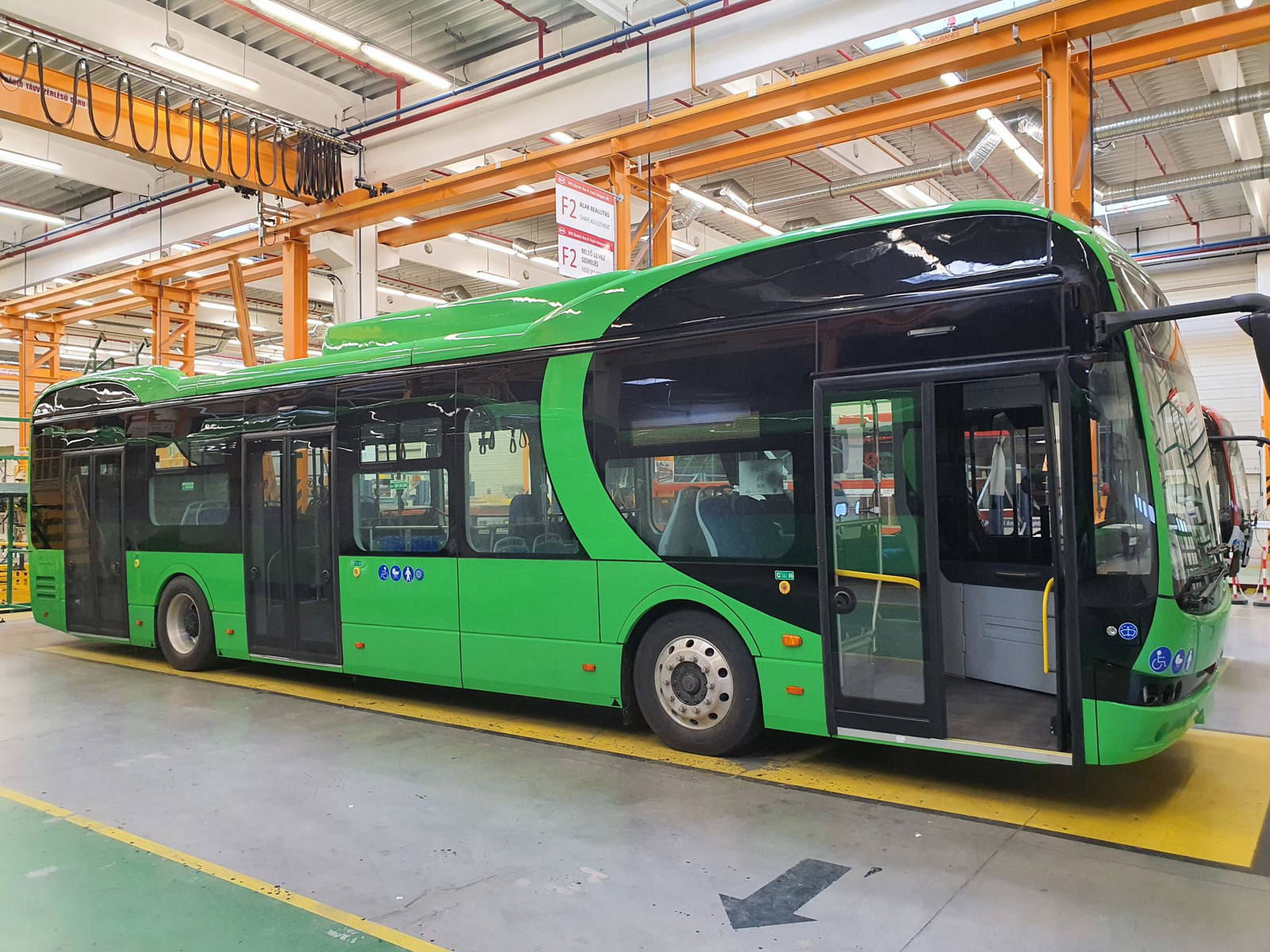 Pénteken adják át Pécs BYD villanybuszait