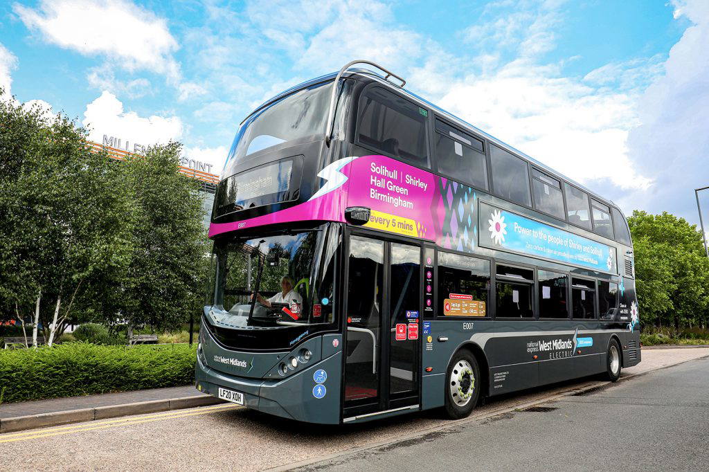 Emeletes ADL-BYD villanybuszokkal zöldít a National Express