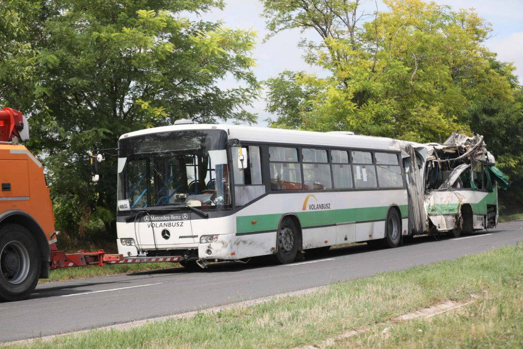 Árokban találtak rá a Volánbusz egyik csuklósára