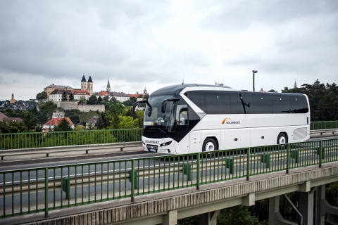 Megérkeztek a Volánbusz legújabb Neoplan Tourlinerei