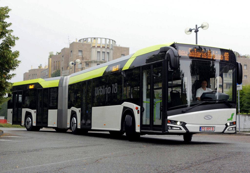 A Solaris 120 darab csuklós Urbinót szállít Jeruzsálembe