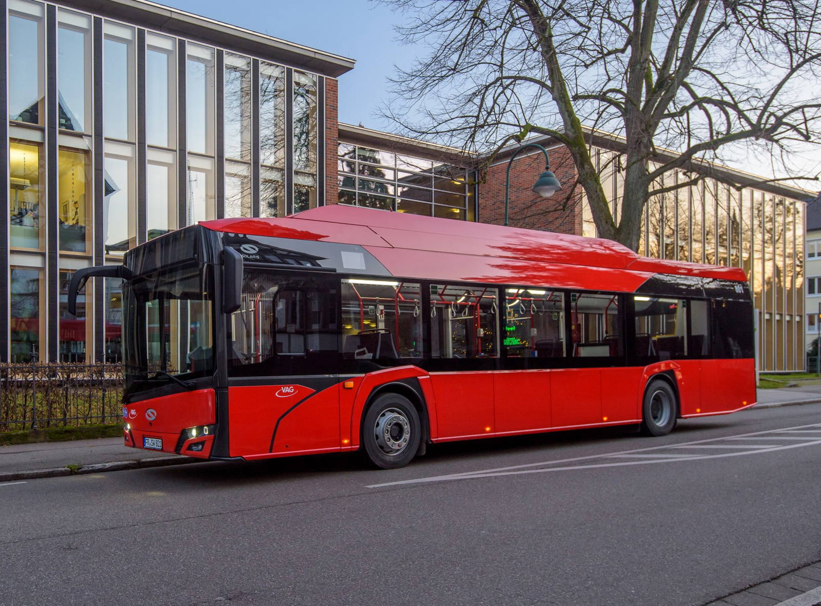 Tizenöt elektromos Solarist vásárol Freiburg