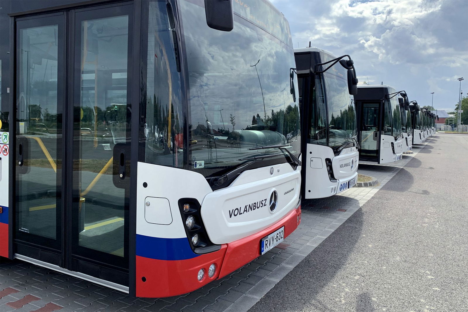 Csuklós Conectókkal korszerűsíti a Volánbusz a székesfehérvári helyi buszállományt