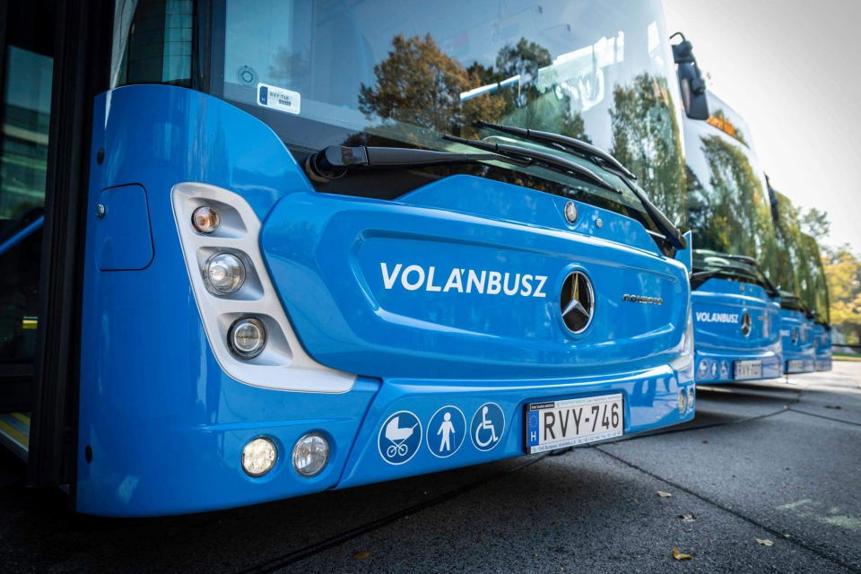 Új buszok erősítik a főváros agglomerációs közösségi közlekedését