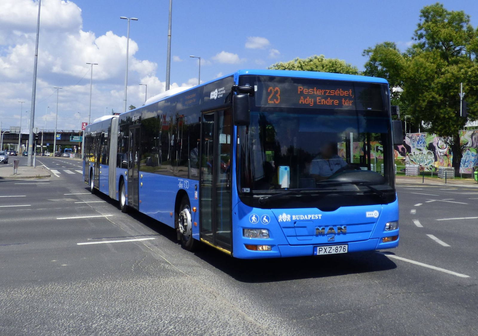 Felbontották a BKV hat darabos buszbérlési szerződését