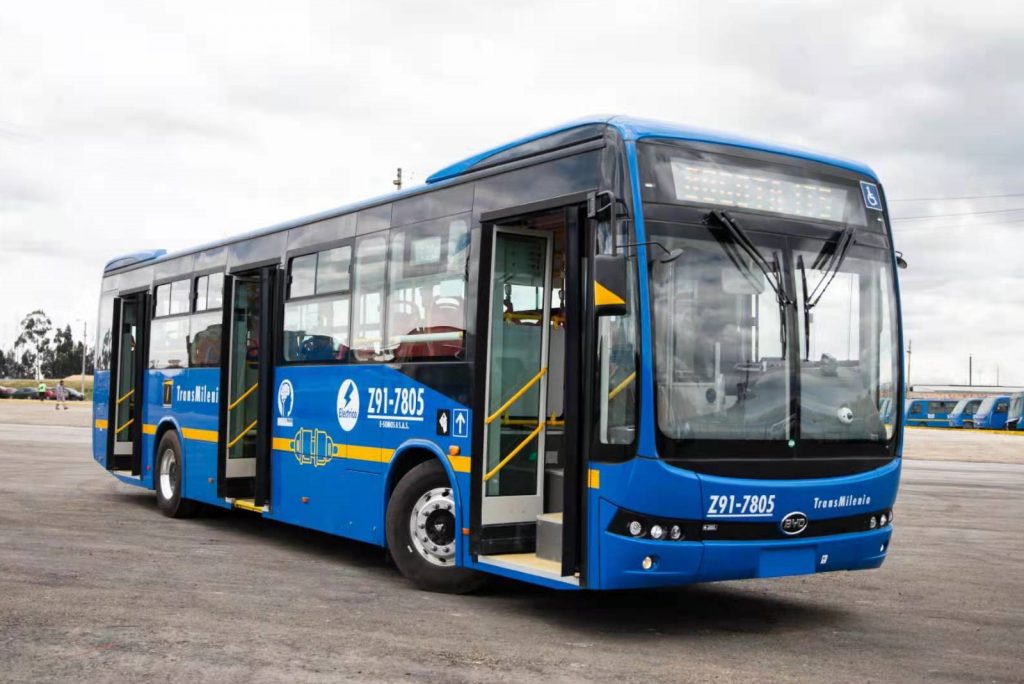 Százasával szállítja a villanybuszokat Kolumbiába a BYD