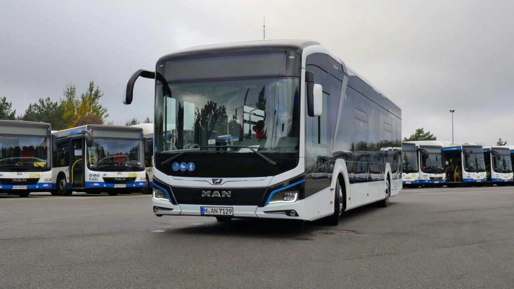 Két hét alatt kimerítették a lengyel „zöld busz program” támogatási keretét