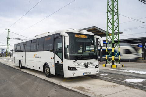 Új buszpályaudvart adtak át Dorogon