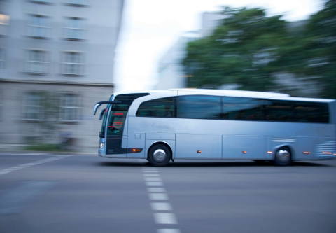Hétfőtől fokozottan ellenőrzi a teherautókat és az autóbuszokat a rendőrség