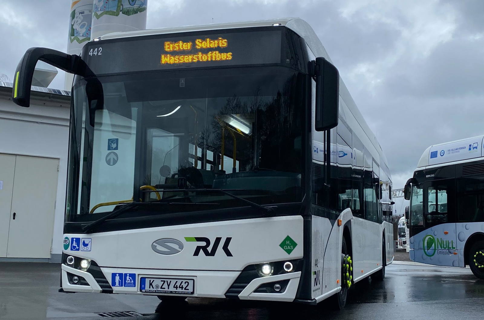 Megérkezett az első kölni rendeltetésű Solaris hidrogénbusz