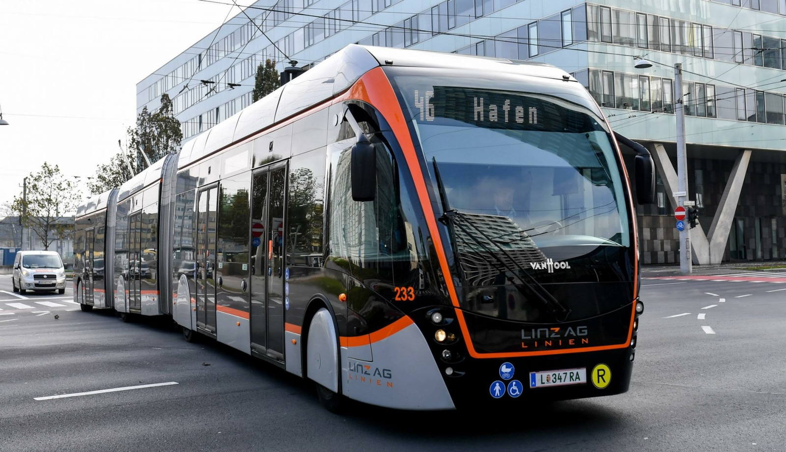 Újabb kilenc darab Van Hool duplacsuklós trolibuszt vásárol a Linz Linien GmbH