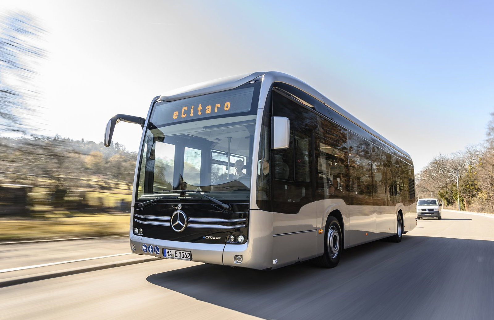 Esztergomba is a Mercedes-Benz villanybusza jön a Zöld Busz Mintaprojekt keretében