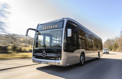 Esztergomba is a Mercedes-Benz villanybusza jön a Zöld Busz Mintaprojekt keretében