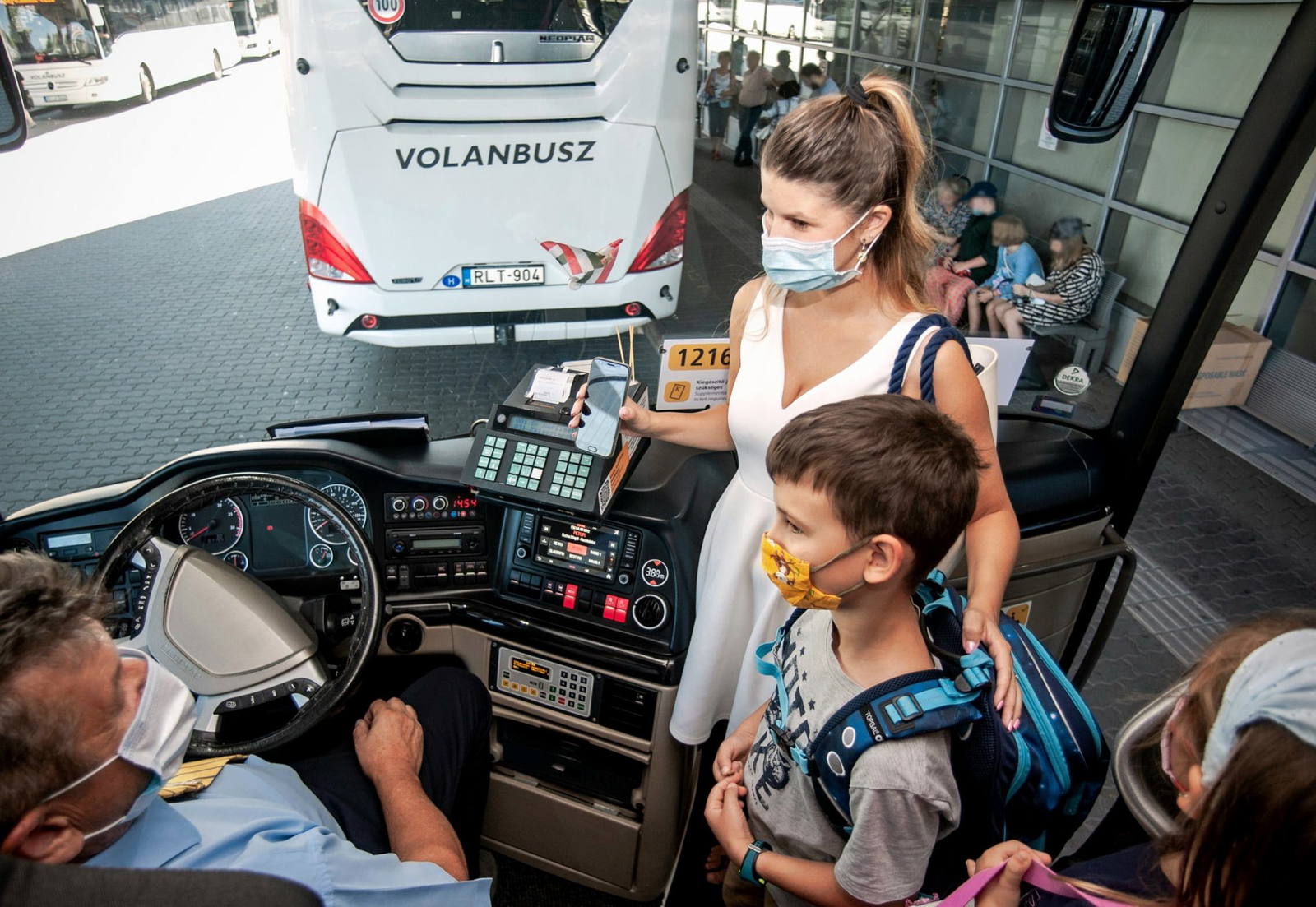 Május 1-től visszaáll az elsőajtós felszállási rend a Volánbusz járatain