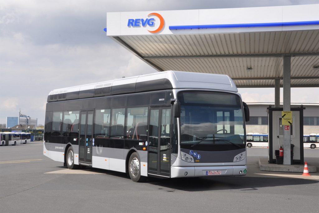 Van Hool A330 FC hidrogénbuszt tesztelt a REVG