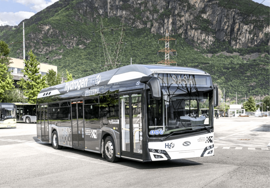 Megjöttek az első bolzanói Solaris hidrogénbuszok