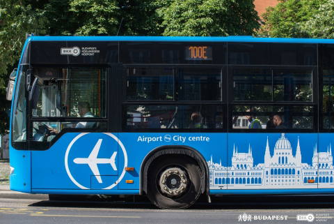 Július 3-ától már a hajnalban is közlekedik a 100E reptéri buszjárat