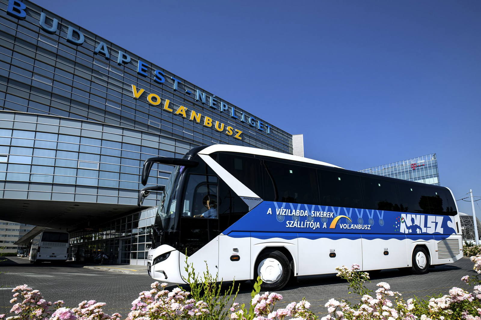 A magyar vízilabda-válogatott is a Volánbusszal utazik