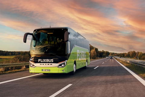 Fokozatosan újraindítja magyarországi járatait a FlixBus