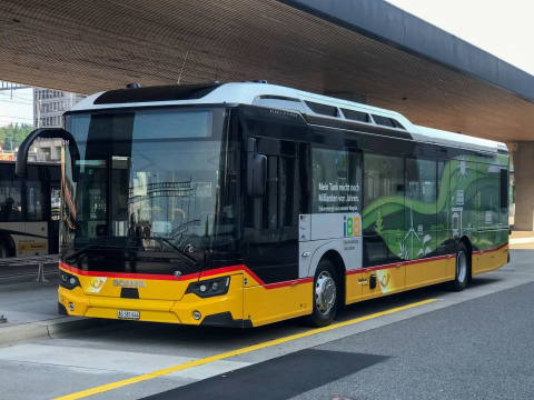 Elektromos Scania „postabusz” állt forgalomba Svájcban