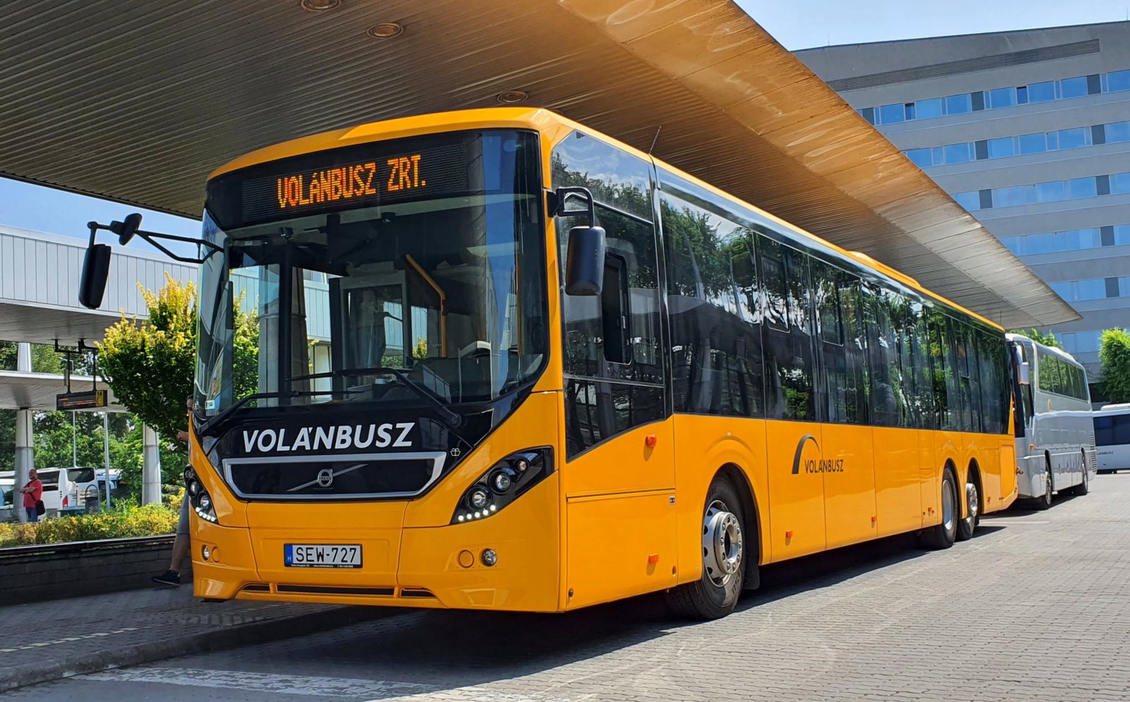 Volvo Buses: 2021 negyedik negyedévében 50 darab 8900-ast adunk át a Volánbusznak