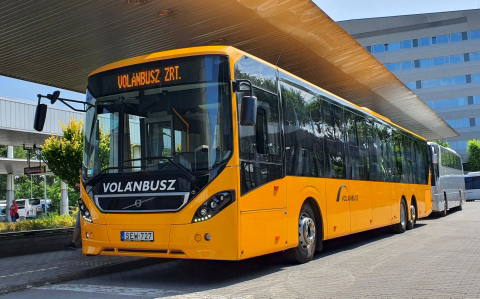 Volvo Buses: 2021 negyedik negyedévében 50 darab 8900-ast adunk át a Volánbusznak