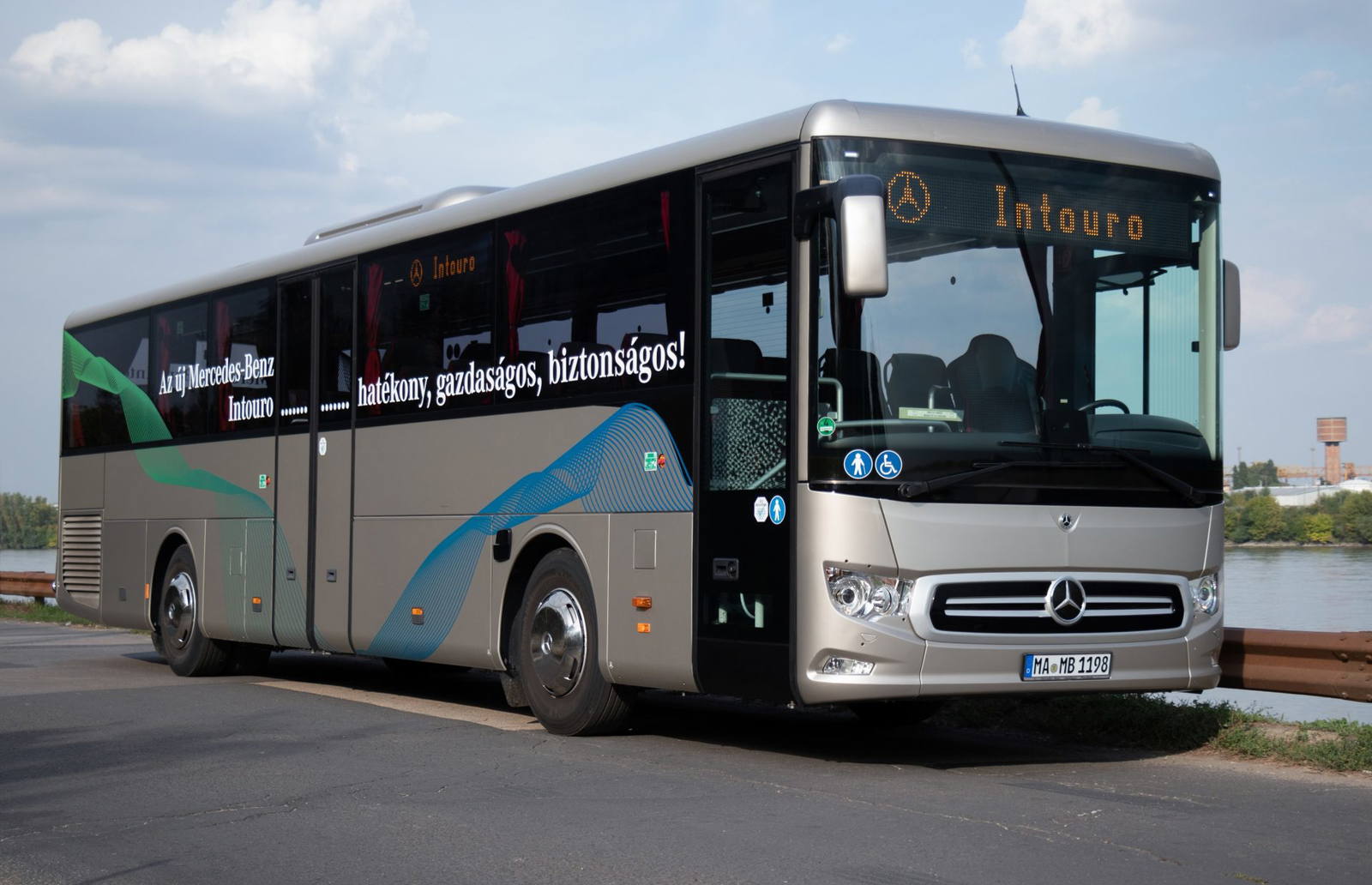 Sokoldalú útitárs – Mercedes-Benz Intouro menetpróba