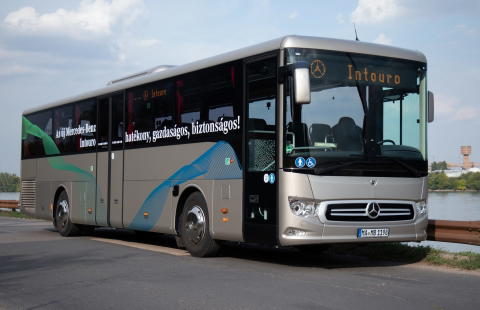 Sokoldalú útitárs – Mercedes-Benz Intouro menetpróba