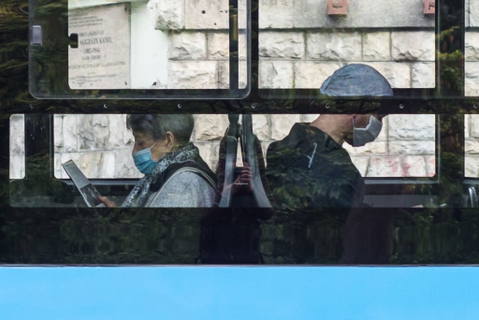 November 1-től ismét kötelező a maszkviselés a BKK járatain