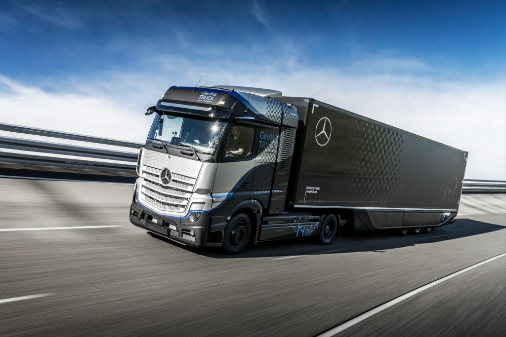 A Daimler Truck és a TotalEnergies közösen épít ki hidrogéntöltési infrastruktúrát