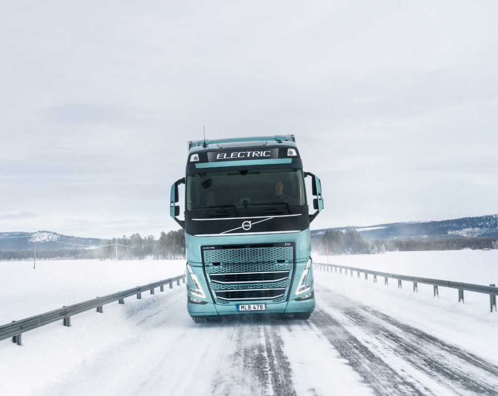 A Daimler Truck, a TRATON és a Volvo nagyteljesítményű töltőhálózatot épít ki Európában