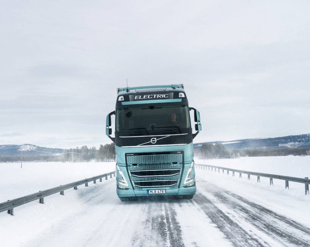 A Daimler Truck, a TRATON és a Volvo nagyteljesítményű töltőhálózatot épít ki Európában