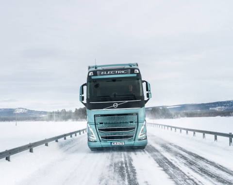 A Daimler Truck, a TRATON és a Volvo nagyteljesítményű töltőhálózatot épít ki Európában