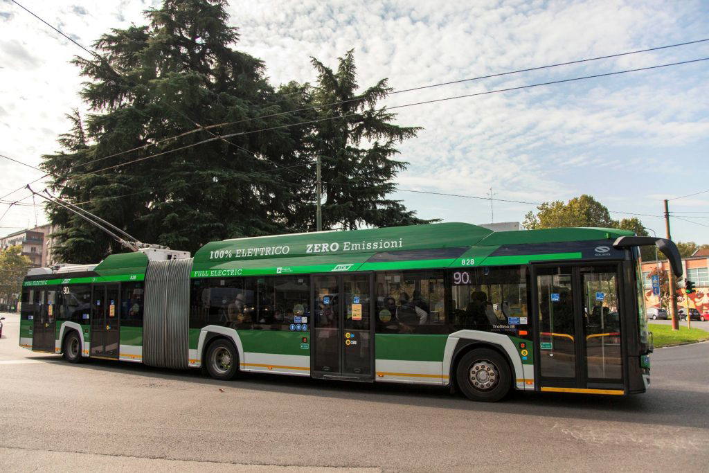 Milánó lehívja a maradék 50 darab opciós Solaris trolibuszát is