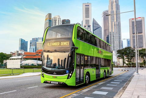 Megkezdte szolgálatát az első szingapúri háromajtós Alexander Dennis Enviro500