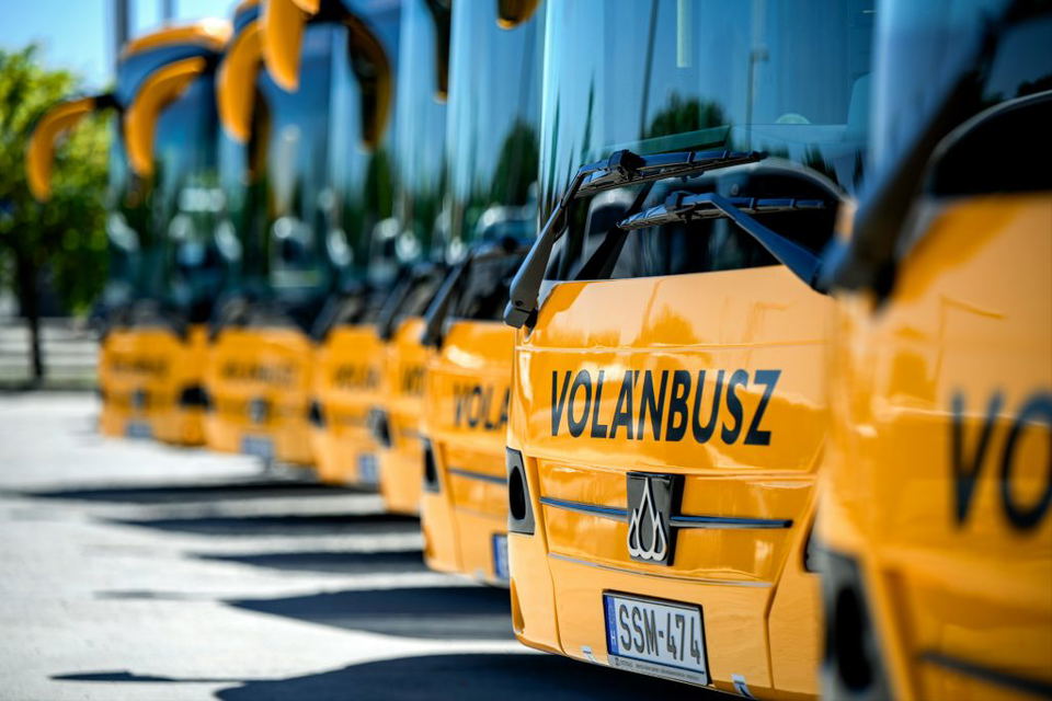 Világgazdaság: összefésülnék a béreket a Volánbusznál