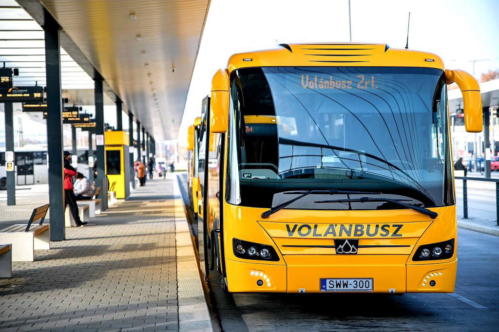 Tíz százalékkal növekednek a bérek január 1-jétől a MÁV-Volán-csoportnál