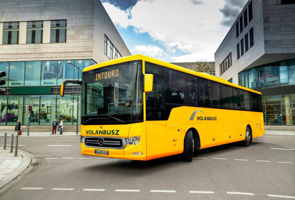 Már „szállingóznak” a Volánbusz új Intourói
