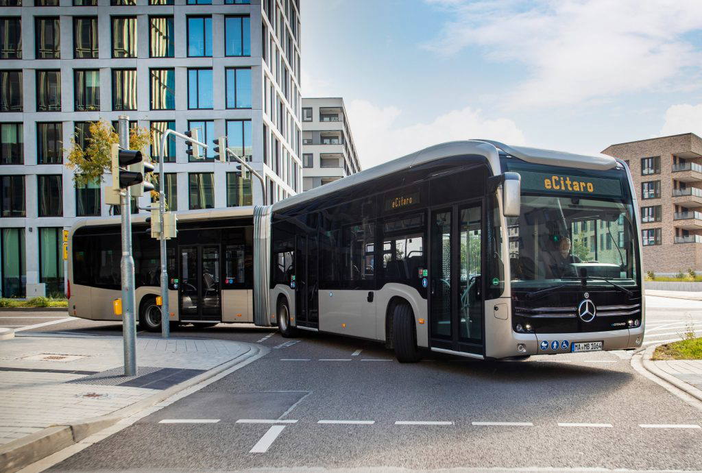 A jövő héten két csuklós ebuszt is tesztelnek Budapesten