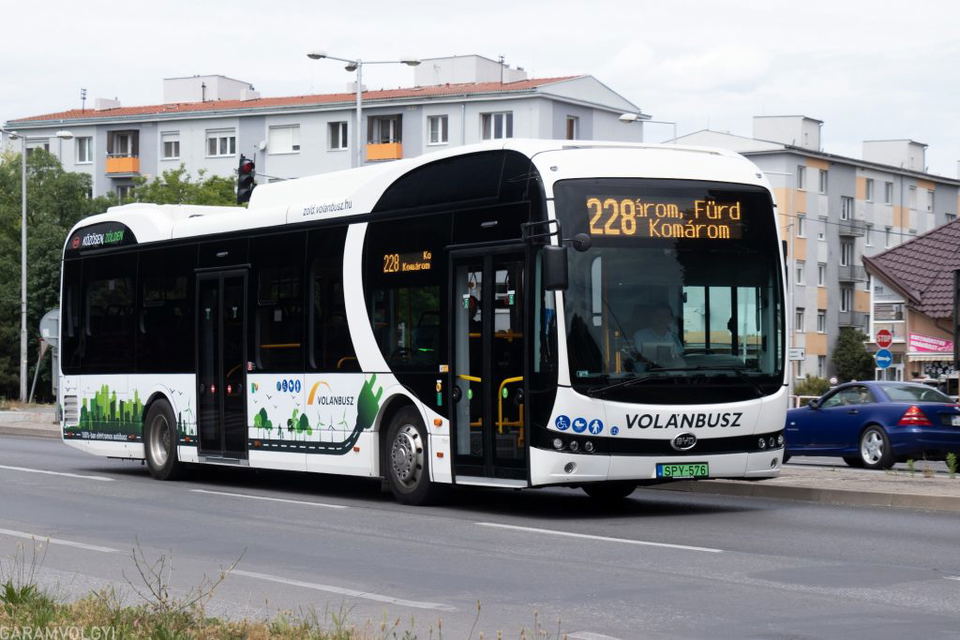 Egymillió euróból feljesztették a Komárom és Révkomárom közötti buszközlekedést