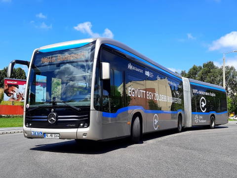 Meghajtottuk a Mercedes-Benz elektromos csuklósát