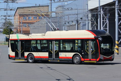 Megkötötték a szerződést, jöhetnek a SOR önjáró trolik Szegedre